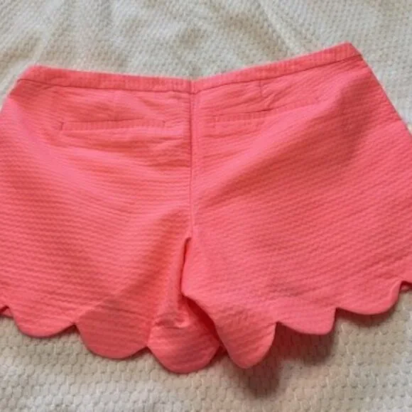 Lilly Pulitzer Magnolia Scallop Shorts Bright Coral Sz 8 NWOT Resort Preppy - Picture 3 of 6